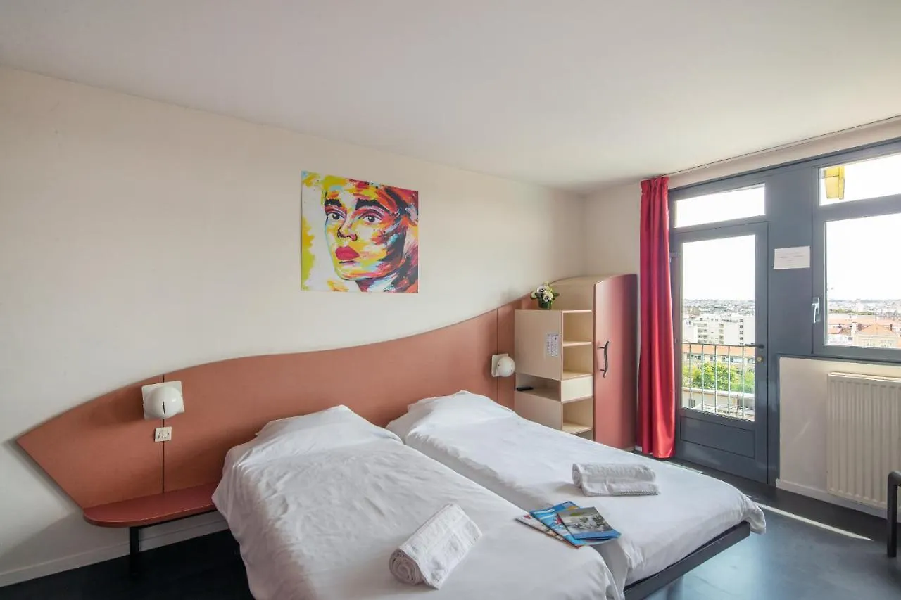 **  Hotel Cis Paris Maurice Ravel France