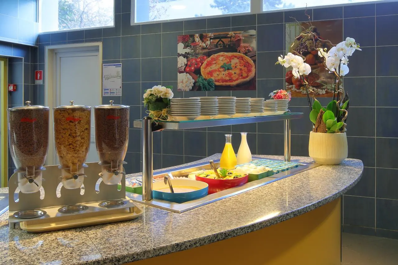 Hotel Cis Paris Maurice Ravel 2*,  France