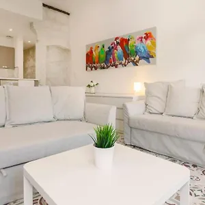 https://studio-place-de-lhorloge.fr-provencehotel.com